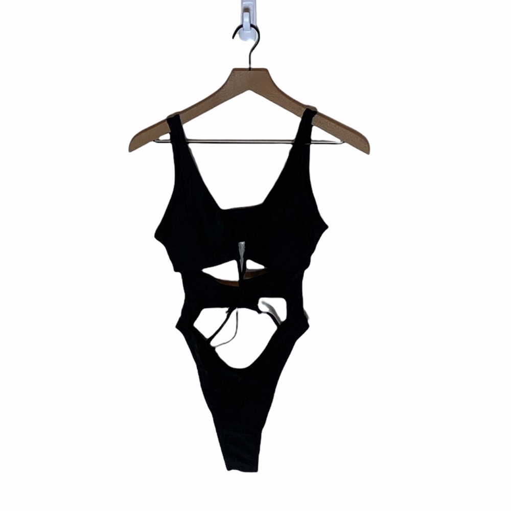 Shein One Piece with Stomach Cutouts in Size Small